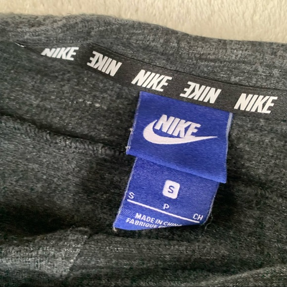 Nike Moisture Wicking T-Shirt - Picture 4 of 6